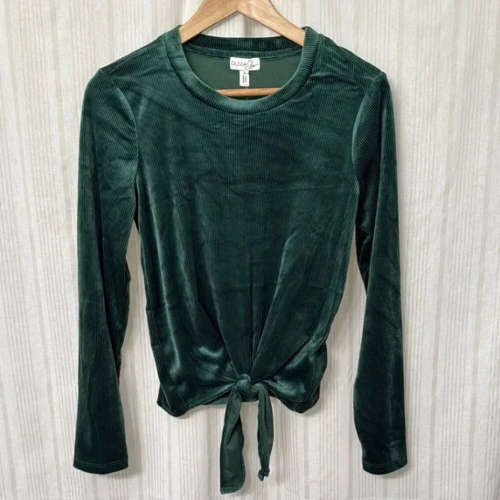 NWT🌟 Olivia Sky Forest Green Velvet Tie Front Stretchy Long Sleeve